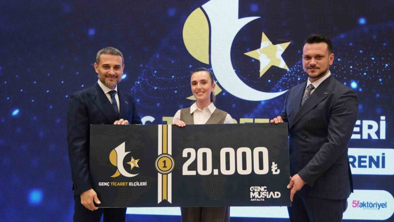 Genç MÜSİAD Antalya'nın düzenlediği Genç Ticaret Elçileri Projesi, Akdeniz Üniversitesi’nde