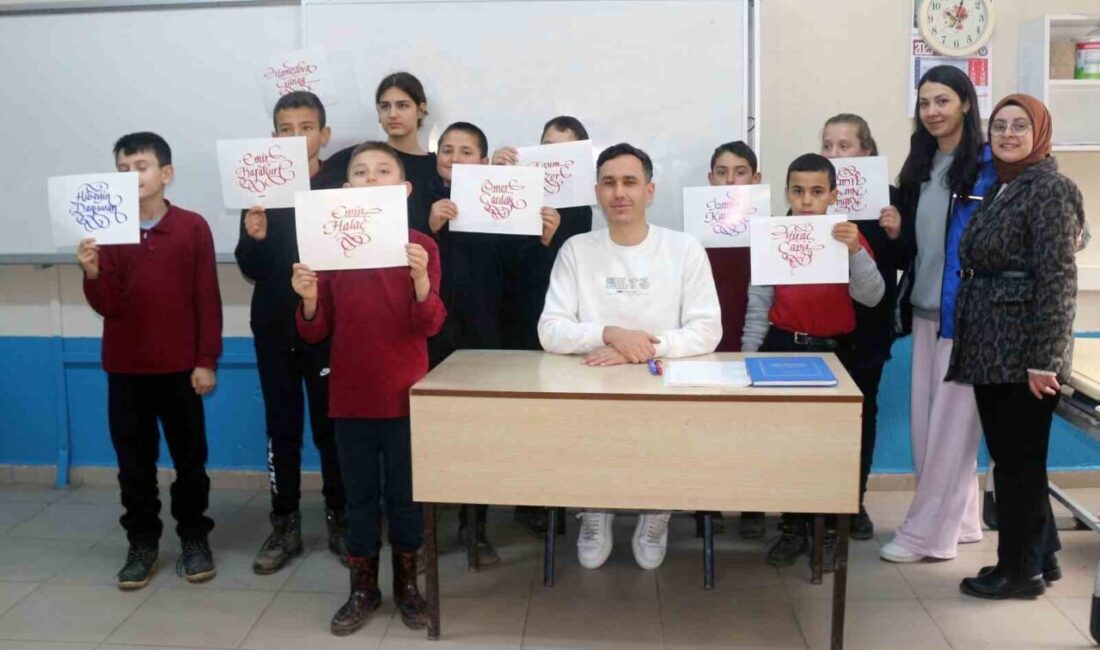 Emirdağ Gençlik Merkezi’nden miniklere özel etkinlikler! Emirdağ Gençlik Merkezi Müdürü Muhammet Lokman Karademir, gönüllü gençlerle birlikte