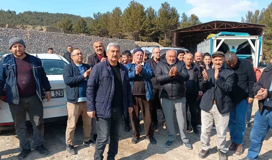 Ozan Köyü Halkı, Beton Santraline Karşı Eylem Düzenledi Adıyaman Gölbaşı’nın Ozan köyü sakinleri, yakın bir alana yapılması planlanan