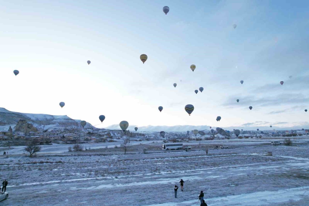 Kapadokya'da, 18 gün süren hava koşulları engelinin ardından sıcak hava