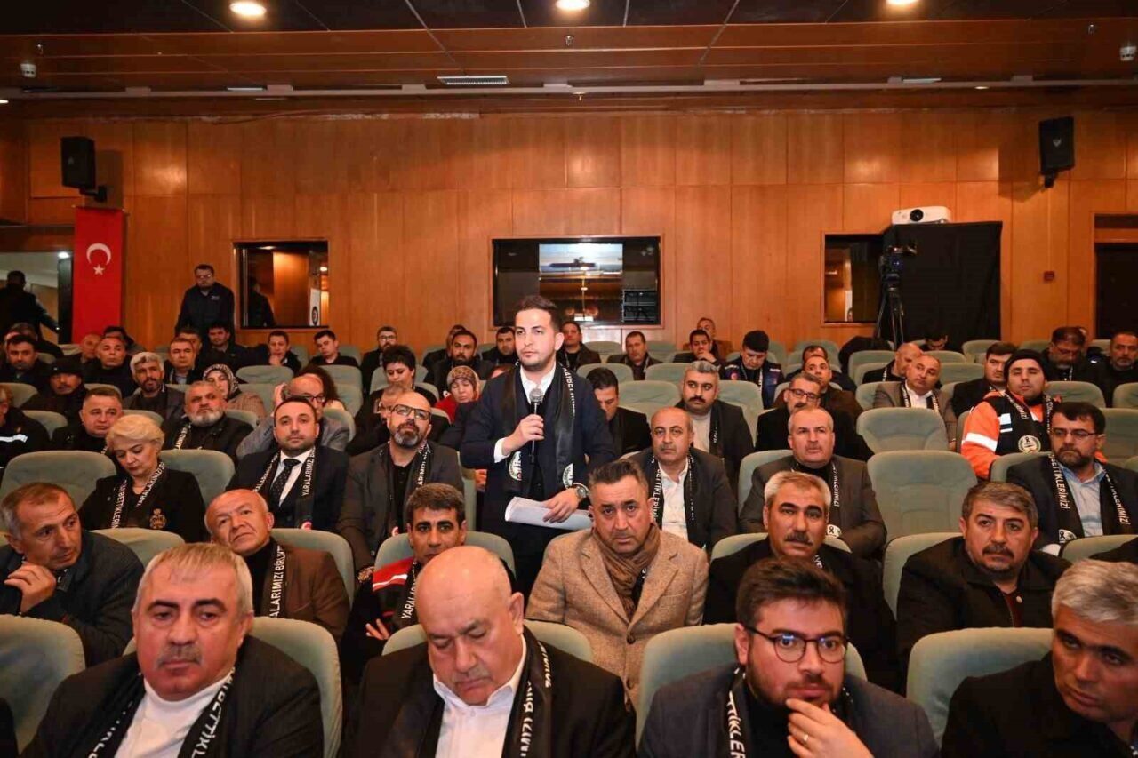 Hak-İş Diyarbakır İl Başkanı Mehmet Aküzüm, depremden iki yıl sonra