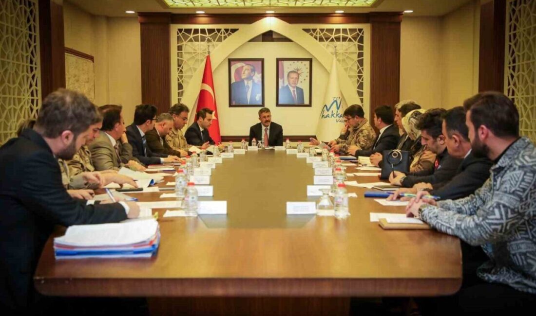 Hakkari’de Eğitim Güvenliği İçin 2024-2025 Yılına Yönelik Toplantı Gerçekleştirildi Hakkari Valiliği, 2024-2025 eğitim-öğretim yılı için çocukların güvenliğini artırmak amacıyla
