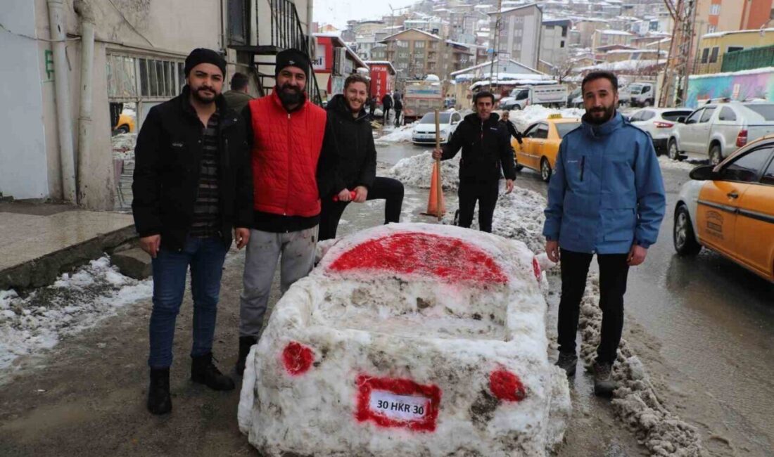 Hakkari Esnafı, Kar Yağışında Kardan Araba Yaptı Hakkari'de etkili kar yağışı, esnafın yaratıcılığını ortaya çıkardı. Av. Muhsin