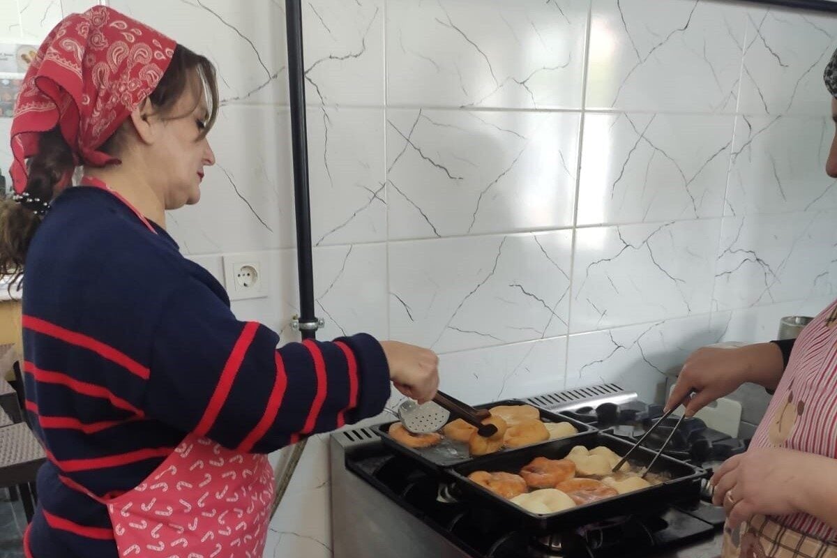 İzmir Bornova Halk Eğitim Merkezi kursiyerleri, 6 Şubat 2023'teki depremin