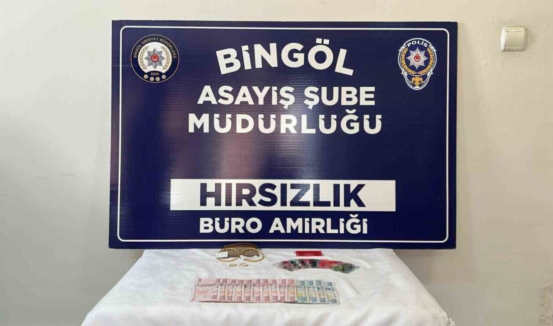 Bingöl’deki Halk Pazarında Hırsızlık Yapan 5 Kişi Gözaltına Alındı Bingöl'de halk pazarında gerçekleşen hırsızlık olayında 5 kişi yakalandı. Emniyet