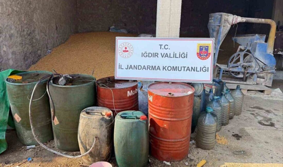 Iğdır’da Akaryakıt Kaçakçılığı Operasyonunda 3 Bin 200 Litre Kaçak Akaryakıt Ele Geçirildi Iğdır İl Jandarma Komutanlığı'nın gerçekleştirdiği operasyon sonucunda 3 bin 200