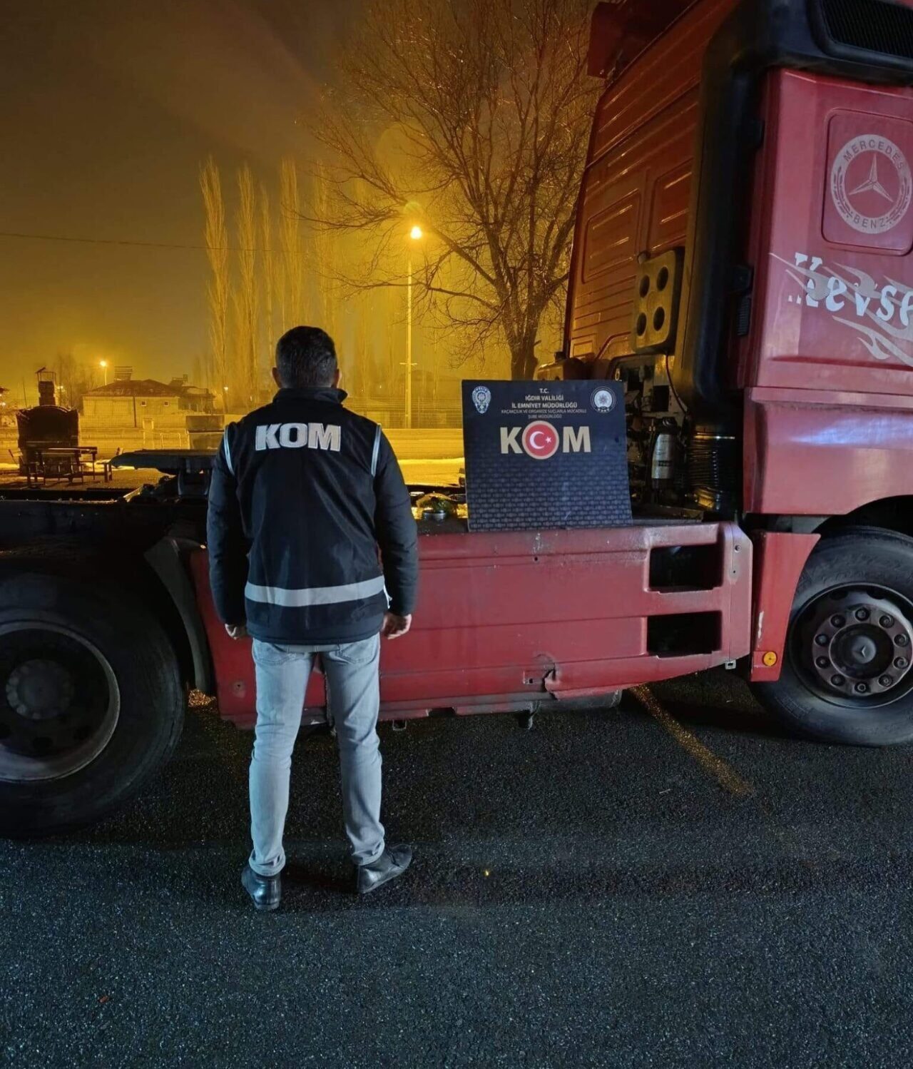 Iğdır'da gerçekleştirilen kaçak akaryakıt operasyonunda, Iğdır İl Emniyet Müdürlüğü Kaçakçılık