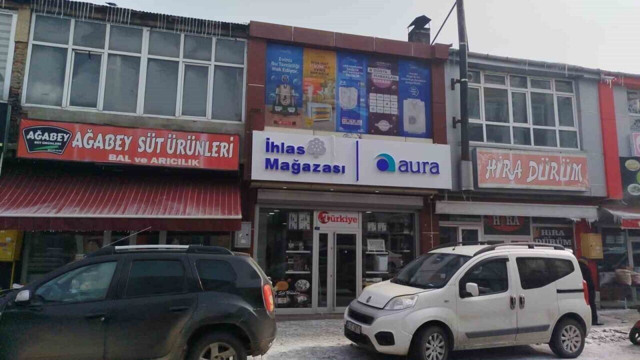 Ardahan'da Kaptanpaşa Mahallesi'nde yeni bir İhlas Mağazası açıldı. İhlas Pazarlama