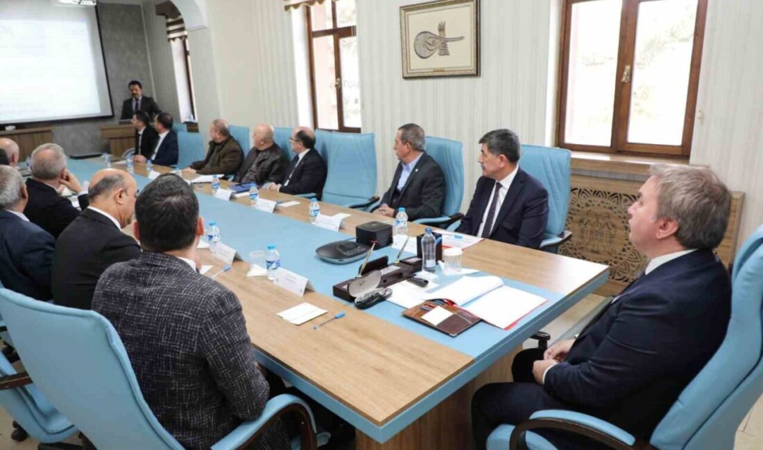 Erzincan’da İl İstihdam Kurulu Toplantısı Vali Aydoğdu’nun Başkanlığında Gerçekleşti Erzincan'da Vali Hamza Aydoğdu başkanlığında İl İstihdam Kurulu Toplantısı yapıldı.