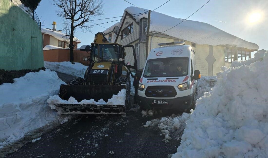 Kar nedeniyle ambulansa ulaşılamayınca, Rize’de hamile kadına İl Özel İdare ekipleri müdahale etti. Rize'nin Pazar ilçesinde rahatsızlanan hamile N.A.'ya ulaşamayan ambulansa, İl Özel