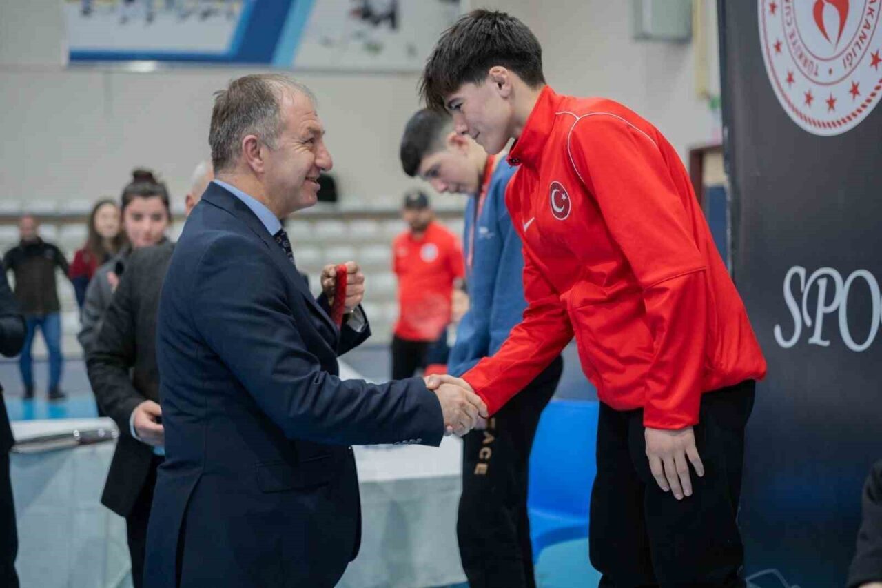 Erzurum'da düzenlenen 2025 U17 Türkiye Grup Müsabakaları'nda ilk madalyalar sahiplerini