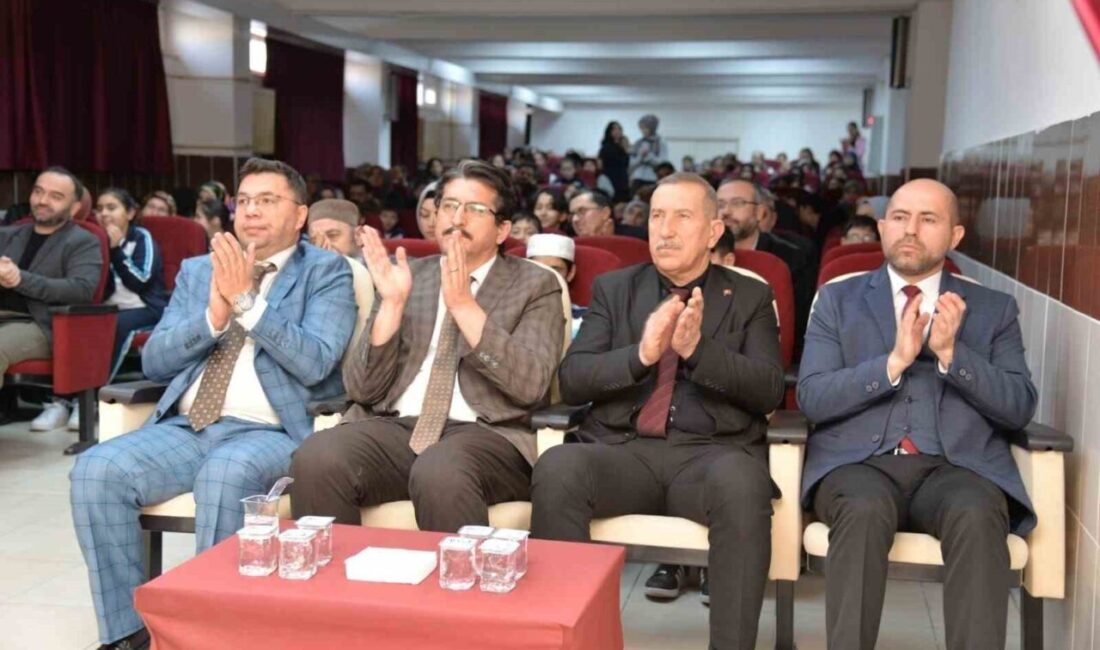 Kahramankazan İmam Hatip Ortaokulu’nda ‘Anne-Baba Benimle İlmihal Oku’ Yarışması Ödül Töreni Yapıldı Kahramankazan İmam Hatip Ortaokulu, 'Anne-Baba Benimle İlmihal Oku' yarışmasında ödül
