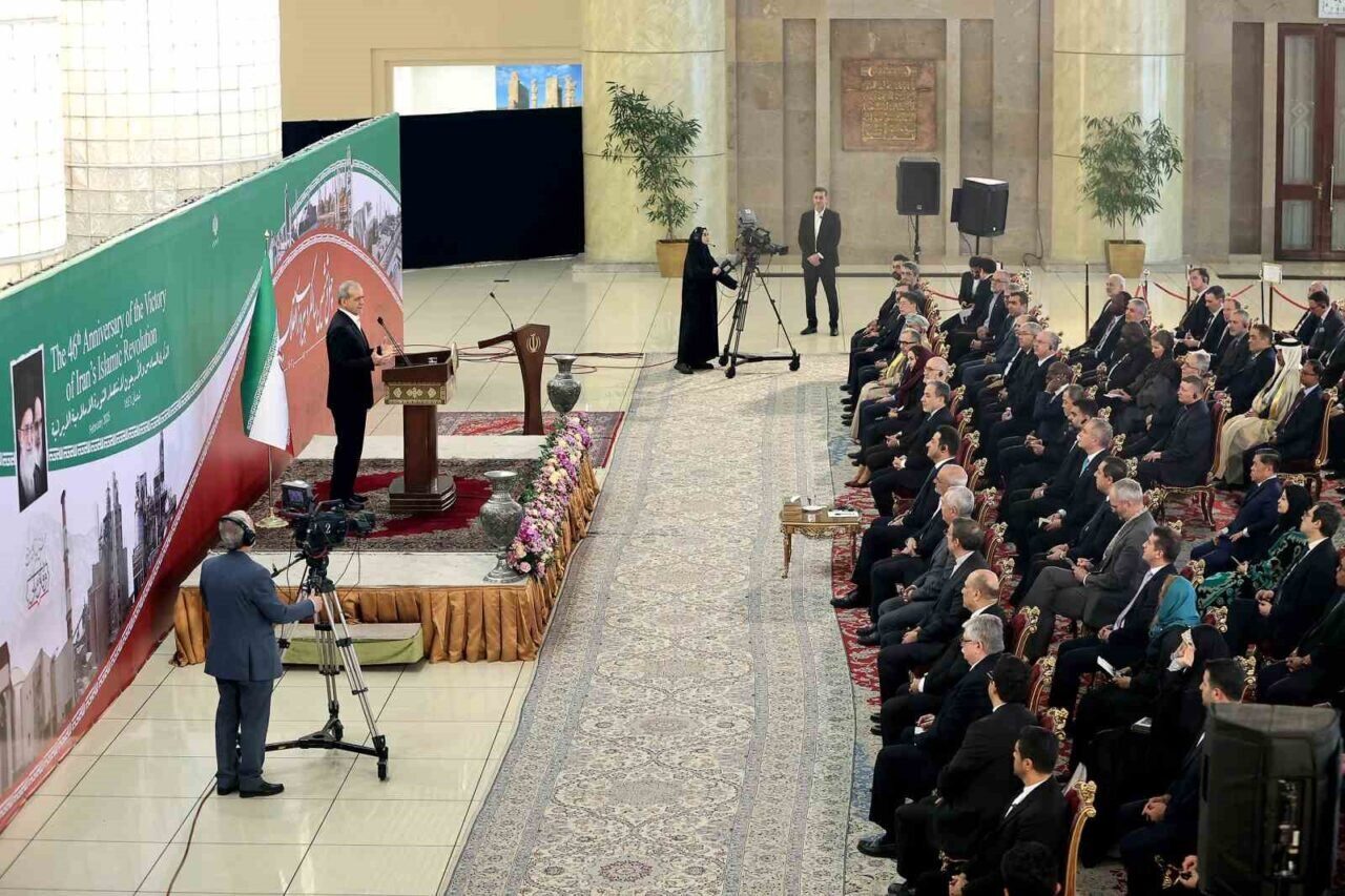 İran Cumhurbaşkanı Mesud Pezeşkiyan, nükleer silah arayışında olmadıklarını vurgulayarak, kitle