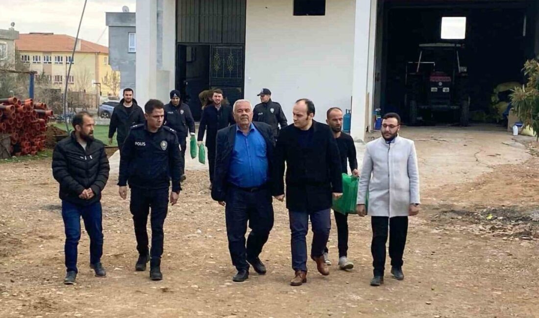 Kaymakam Özgür İşçimen, Depremde Şehit Düşen Polis Memuru Ali Torbacı’nın Ailesini Ziyaret Etti Gaziantep Araban Kaymakamı Özgür İşçimen, 6 Şubat 2023'te depremde hayatını