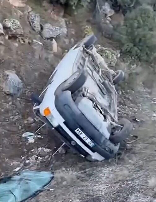 Isparta’da Otomobilin Takla Attığı Kazada İki Kişi Yaralandı Isparta'nın Eğirdir ilçesinde, Mevlüt K. (75) yönetimindeki otomobilin takla atması