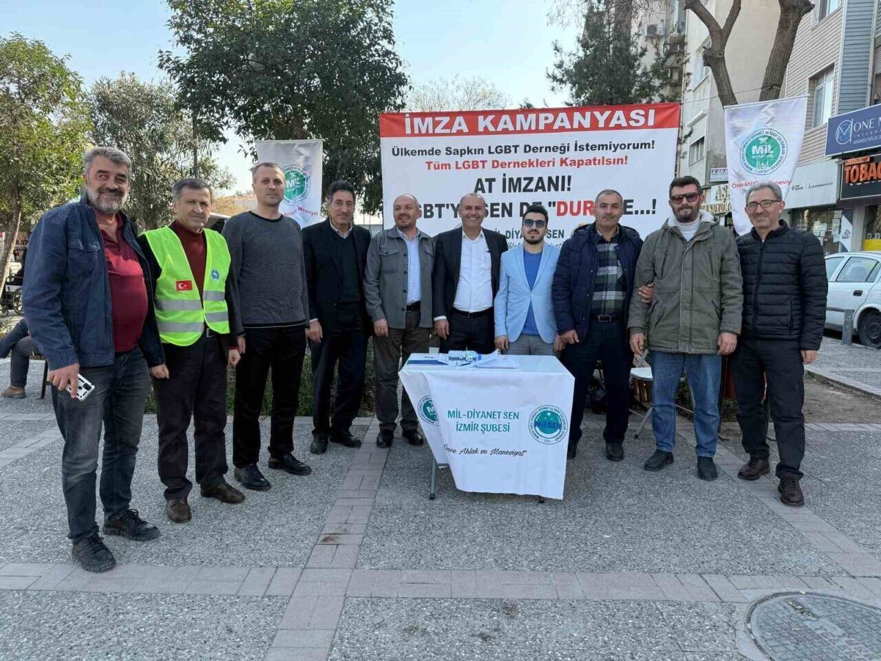 İzmir'de faaliyet gösteren Manevi İlkeli Liyakatli Diyanet ve Vakıf Çalışmaları