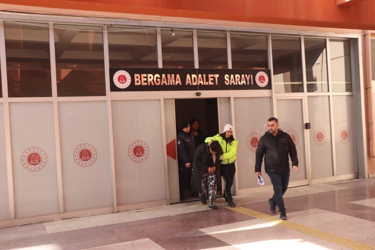 İzmir'in Bergama ilçesinde yapılan operasyonda, "uyuşturucu madde ticareti" suçundan M.P.