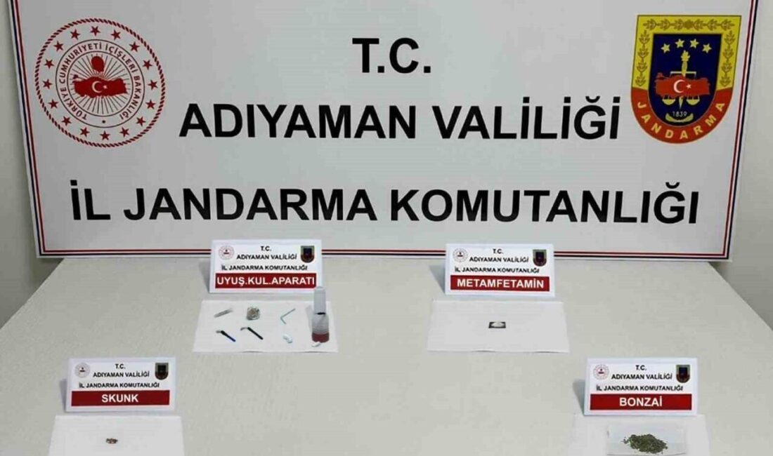 Adıyaman’da uyuşturucu ile mücadele kapsamında denetimler artıyor, çok sayıda malzeme ele geçirildi Adıyaman İl Jandarma Komutanlığı, uyuşturucuyla mücadele kapsamında kent genelinde yaptığı