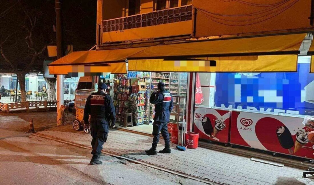 Aydın’da jandarma, kaçak ve sahte alkol satışlarına karşı denetimlerde bulundu Aydın’da jandarma, kaçak ve sahte alkol satışlarını önlemek amacıyla il