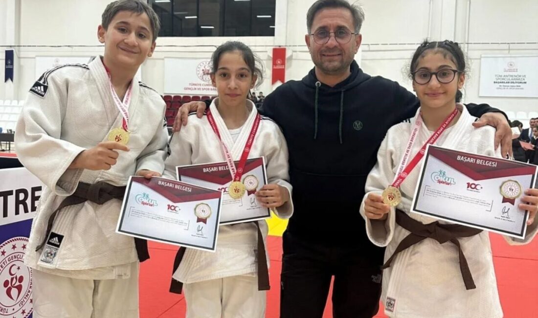 Düzceli Judocular, 6 Madalya ile Zonguldak’ta Başarıya İmza Attı Düzce'de düzenlenen okul sporları judo yıldızlar grup müsabakalarında, Düzceli sporcular