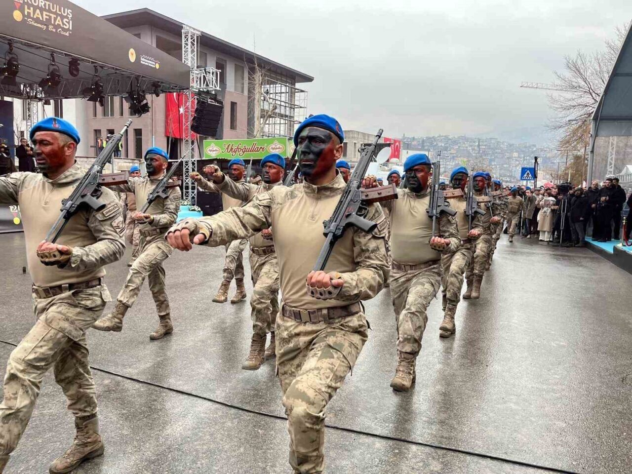 Kahramanmaraş, düşman işgalinden kurtuluşunun 105. yıl dönümünü coşkulu törenlerle kutladı.