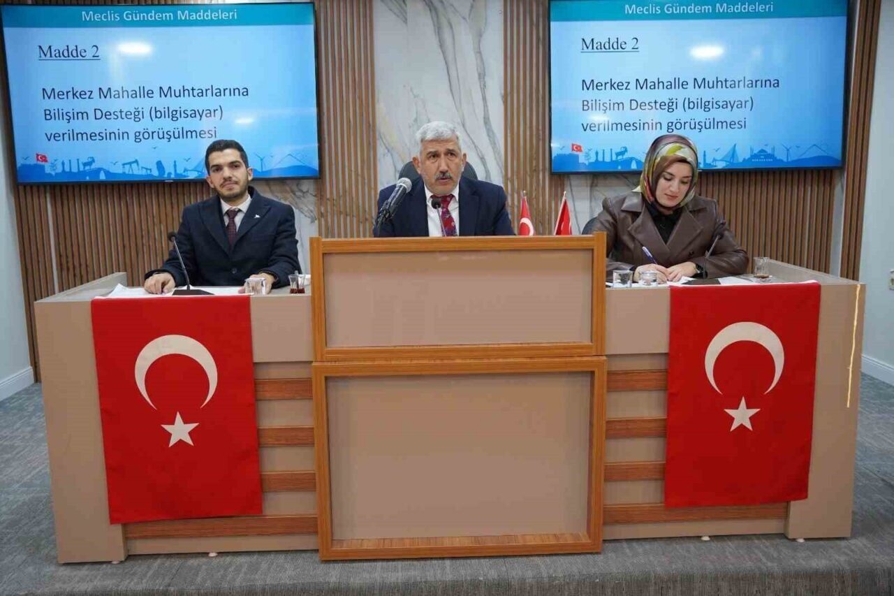 Adıyaman'ın Kahta ilçesinde Belediye Meclisi, 6 Şubat depreminin yıl dönümünde