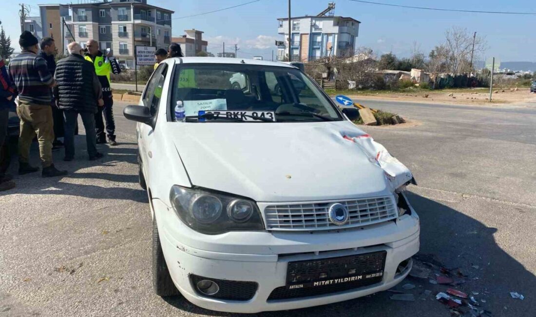 Antalya’da Trafik Kazası: 2 Kişi Yaralandı Antalya'nın Kepez ilçesinde meydana gelen trafik kazasında Mehmet Emin O.'nun