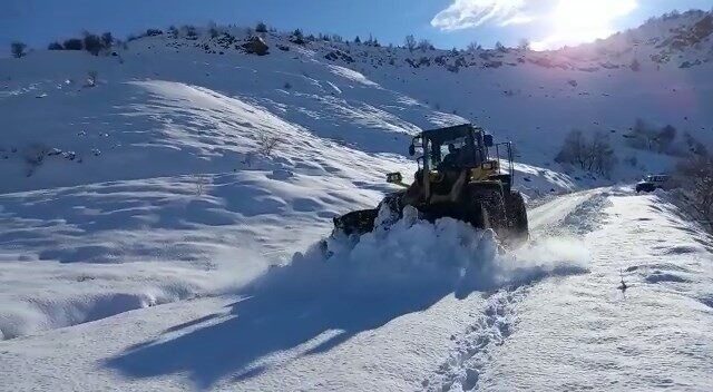 Adıyaman Sincik’te Kar Yağışı Nedeniyle 16 Köy ve Mezra Yolu Kapandı Adıyaman'ın Sincik ilçesinde etkili olan kar yağışı nedeniyle 16 köy