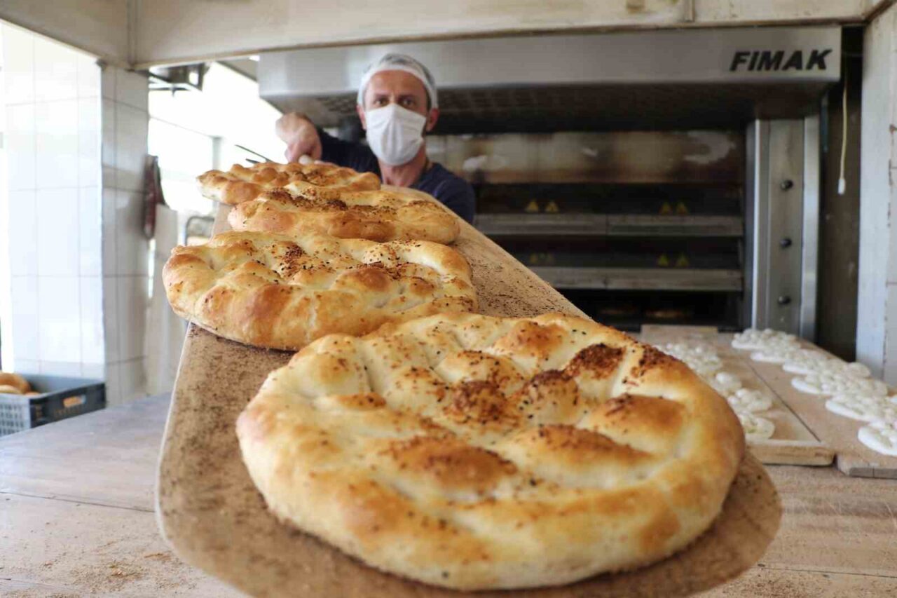 Karabük'te Ramazan pidesinin fiyatları belirlendi. Kahveci Lokantacı Otelci Pastacı Fırıncı