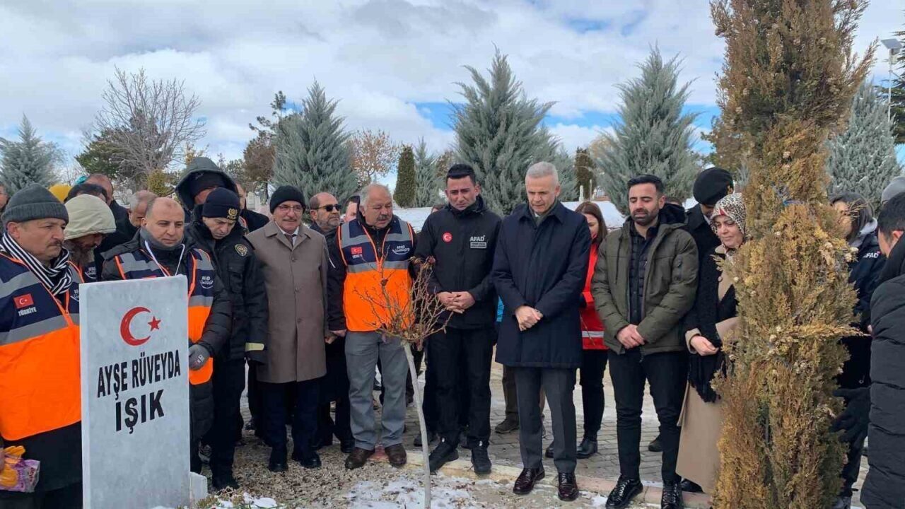 Karaman'da 6 Şubat depremlerinin ikinci yılı anısına düzenlenen programda, depremde