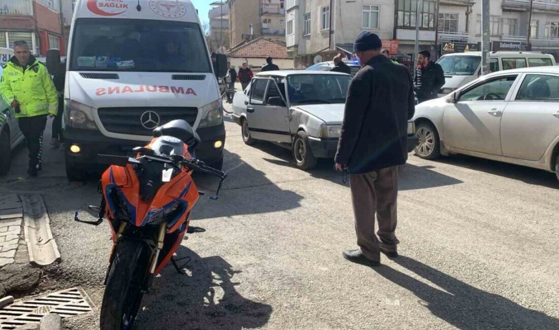 Karaman'ın Kirişçi Mahallesi'nde Fiat Tofaş otomobille çarpışan 19 yaşındaki motosiklet