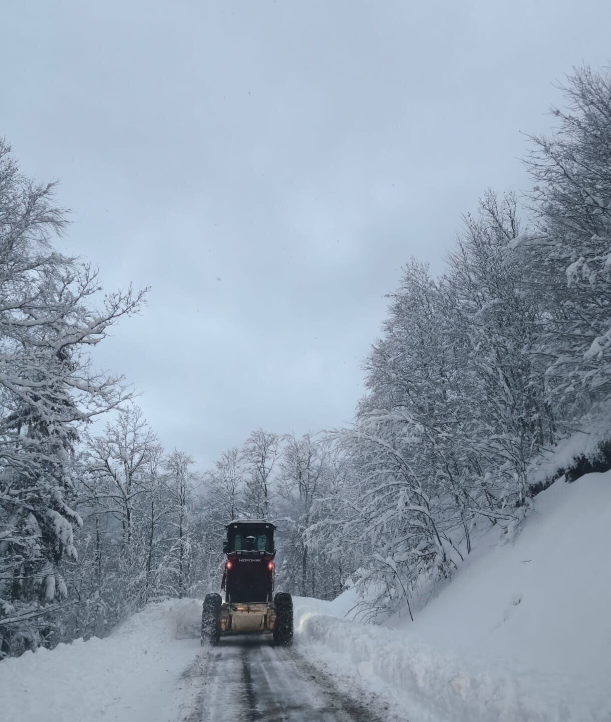 Kastamonu'nun yüksek kesimlerinde 80 cm'ye kadar ulaşan kar kalınlığı nedeniyle,