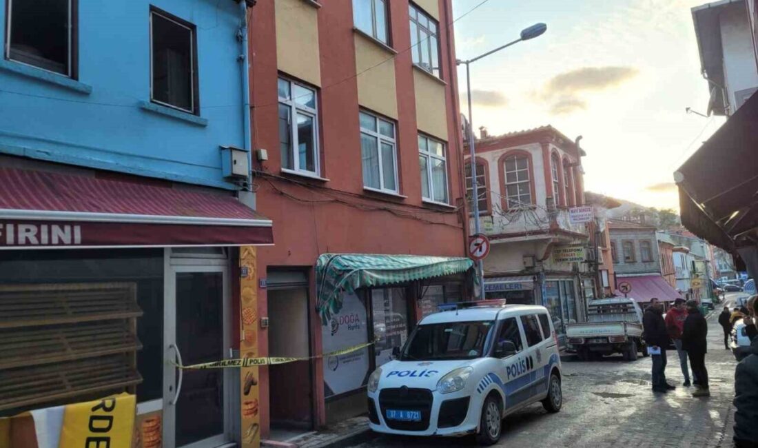 İnebolu’da Yakınlarından Haber Alamayan 73 Yaşındaki Adam Evinde Ölü Bulundu Kastamonu'nun İnebolu ilçesinde, yakınları haber alamadıkları 73 yaşındaki Ahmet Serter'in