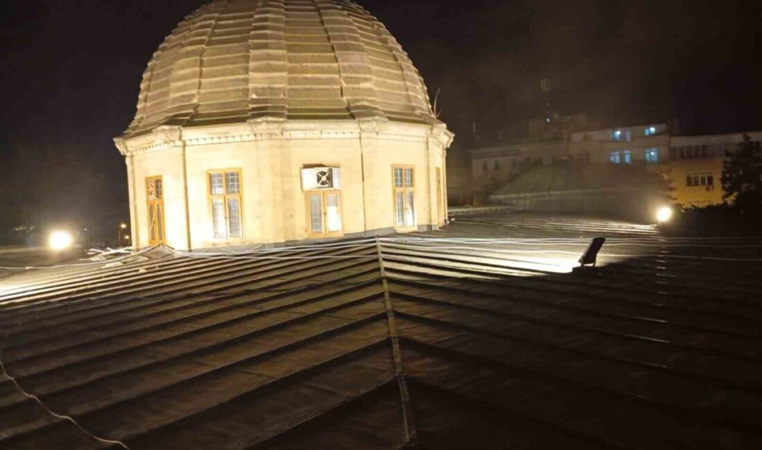 Hunat Camii, Ramazan Öncesi Kayseri Büyükşehir Belediyesi Tarafından Yenilendi ve Aydınlatıldı Kayseri Büyükşehir Belediyesi, Ramazan ayı öncesinde tarihi Hunat Camii'nde aydınlatma