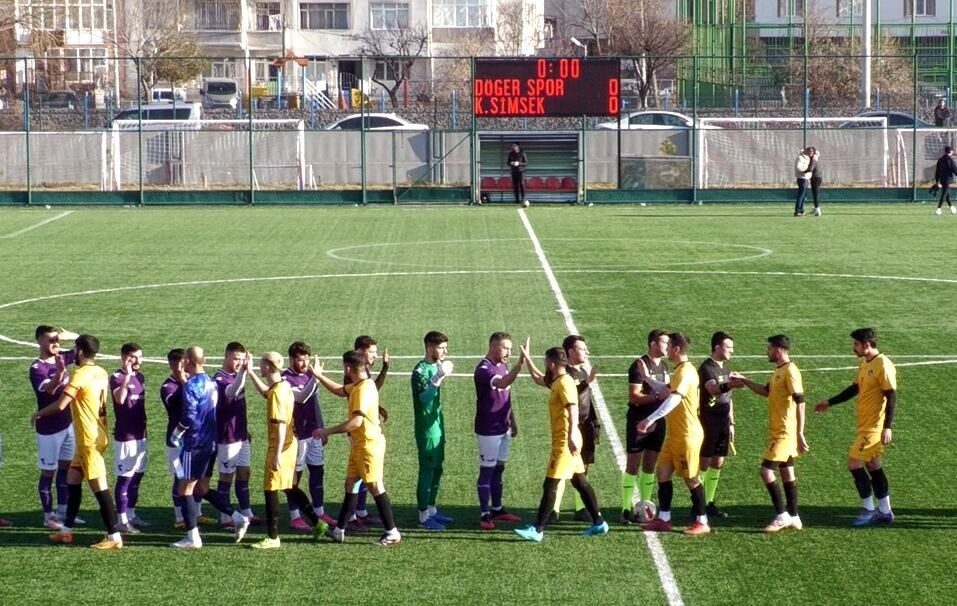 Kocasinan Şimşekspor, Döğerspor’u 7 Gollü Maçta Yenerek 3 Puanı Kaptı Kayseri Süper Amatör Küme 14. hafta mücadelesinde Kocasinan Şimşekspor, Döğerspor'u