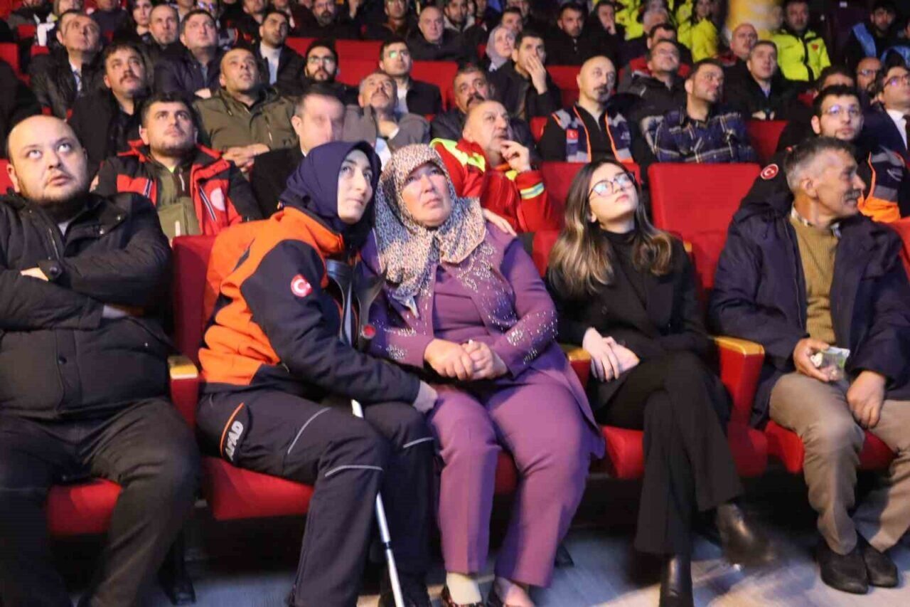Kayseri’de 6 Şubat depremlerinin 2. yılı anısına düzenlenen programda, arama