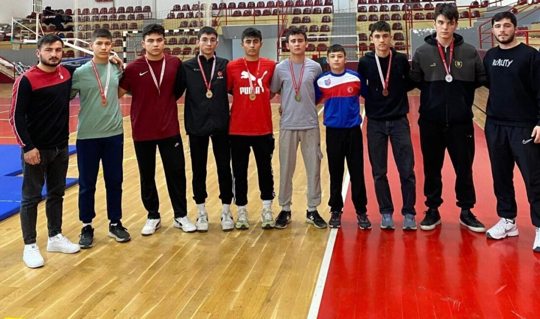 Kepez Belediyespor’un Güreş Takımı, Antalya Yıldızlar Şampiyonası’nda 3 Altın, 1 Gümüş ve 3 Bronz Madalya Kazandı Kepez Belediyespor Güreş Takımı, Antalya Kulüplü Yıldızlar Güreş Şampiyonası’ndan 3