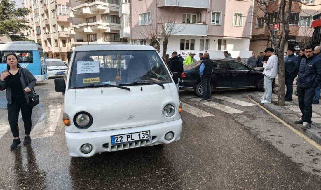 Keşan’da Trafik Kazası: Bir Yaralı Hastaneye Sevk Edildi Edirne'nin Keşan ilçesinde E.Y. (21) yönetimindeki otomobil, A.Ç. (42) yönetimindeki