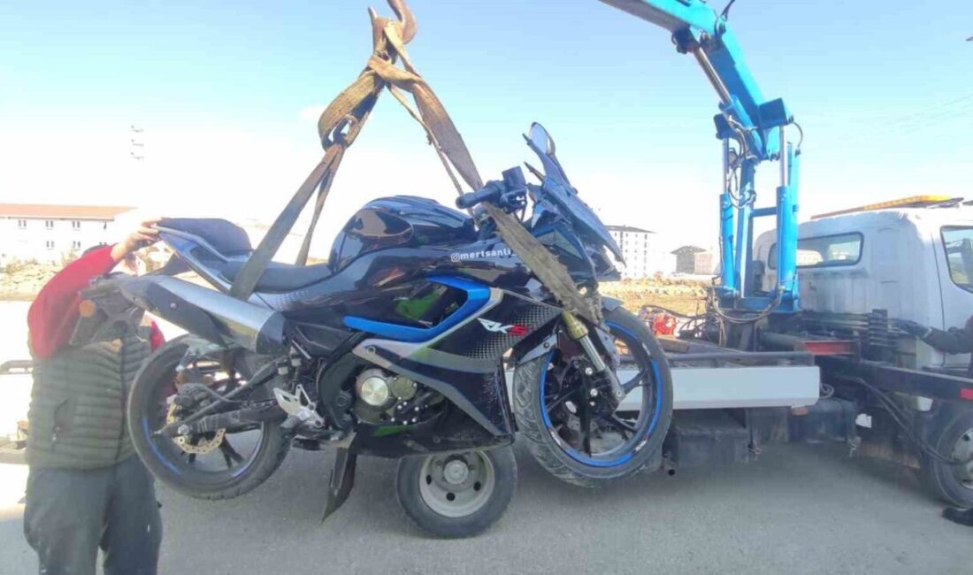 Keşan’da trafik kazasında motosiklet sürücüsü yaralandı Edirne'nin Keşan ilçesinde, 17 yaşındaki M.M.Ş.'nin kullandığı motosiklet, 52 yaşındaki