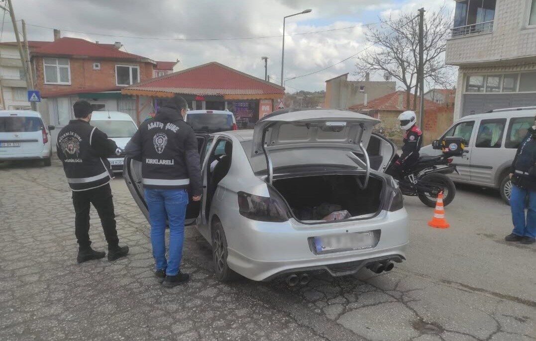 Kırklareli'nde gerçekleştirilen asayiş ve trafik denetimlerinde, 201 kişi ve 80