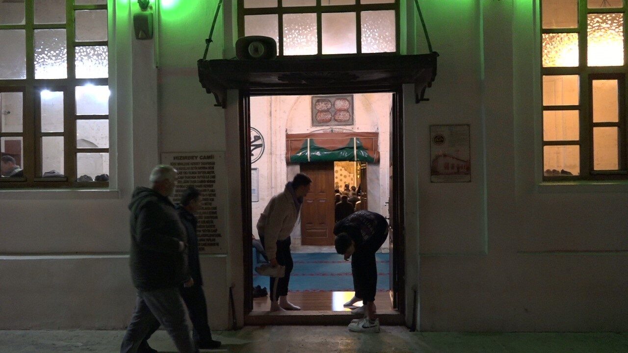 Ramazan ayı, Kırklareli'nde kılınan ilk teravih namazıyla başladı. Hızırbey Camii