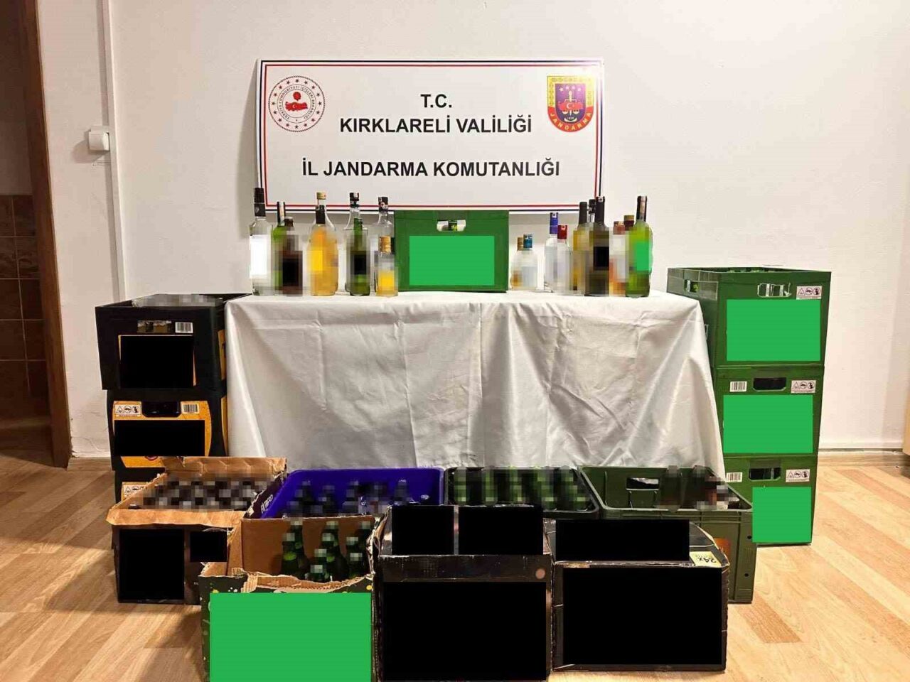 Kırklareli'de jandarma, umuma açık alanlarda yaptığı denetimlerde 161 işletmeyi kontrol