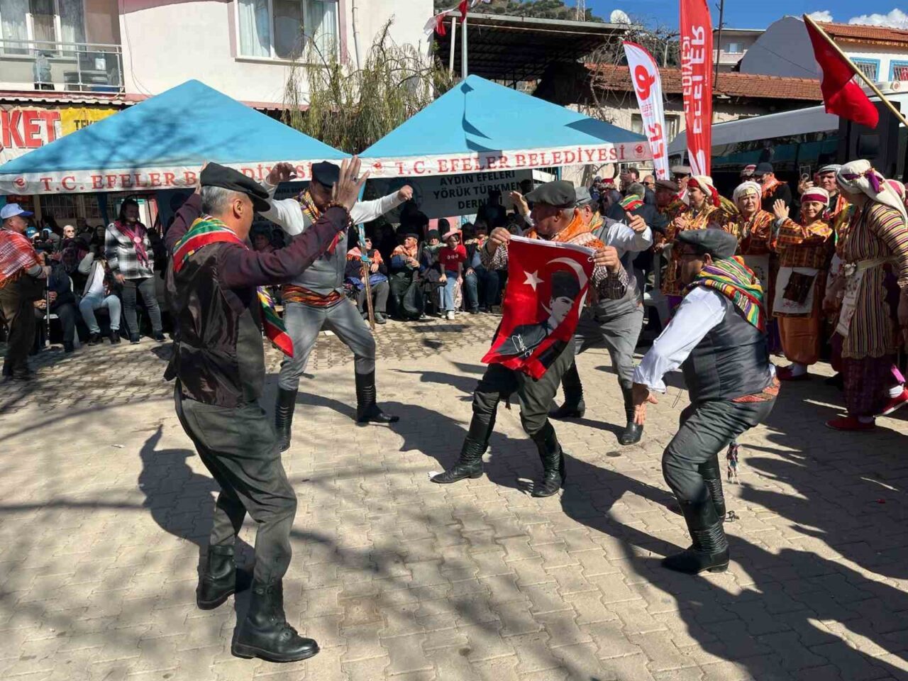 Aydın'ın Kızılcaköy Mahallesi'nde bu yıl dördüncüsü düzenlenen 'Yörük Toyu ve