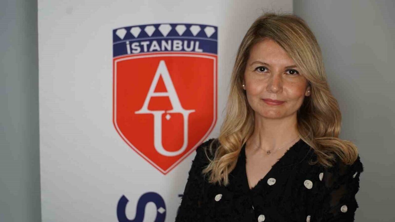 Klinik Psikolog Dr. Esra Gül Koçyiğit, aşkın psikolojik ve biyolojik