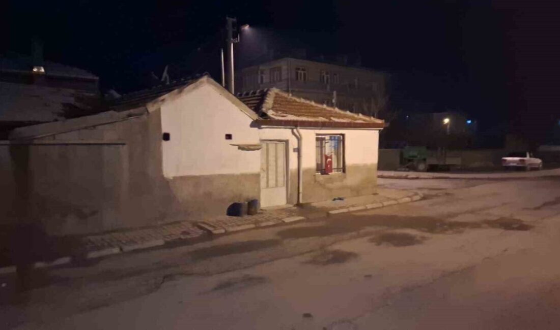 Akşehir’de Bir Kadın Bıçaklanarak Hayatını Kaybetti Konya'nın Akşehir ilçesinde 35 yaşındaki Dilek Şen, 44 yaşındaki B.E.