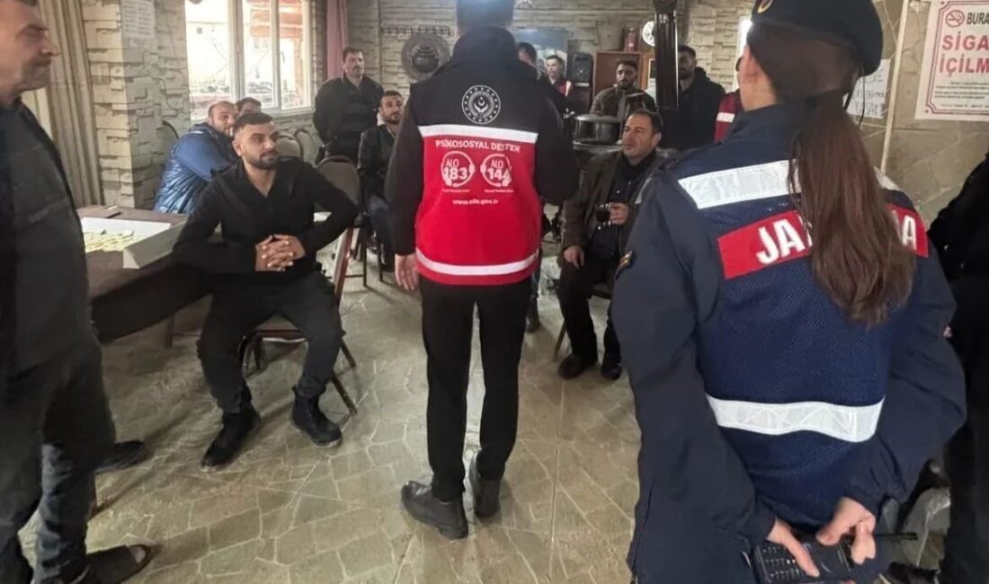 Boyabat’ta Köylüler Bağımlılıkla Mücadele Eğitimi Aldı Sinop'un Boyabat ilçesinde, Boyabat Sosyal Hizmet Merkezi, İlçe Müftülüğü, Jandarma