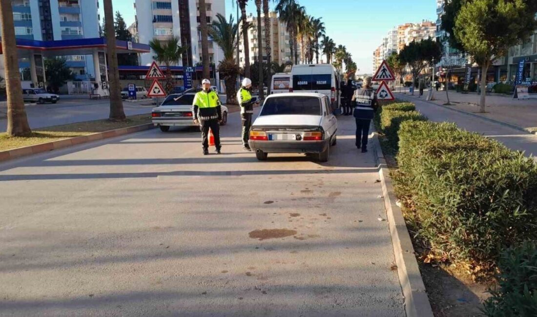 Kozan’da Gerçekleşen Denetimlerde 4 Hükümlü Yakalandı, Silah ve Uyuşturucu Ele Geçirildi Adana'nın Kozan ilçesinde gerçekleştirilen geniş çaplı operasyonda 4 hükümlü yakalanırken,