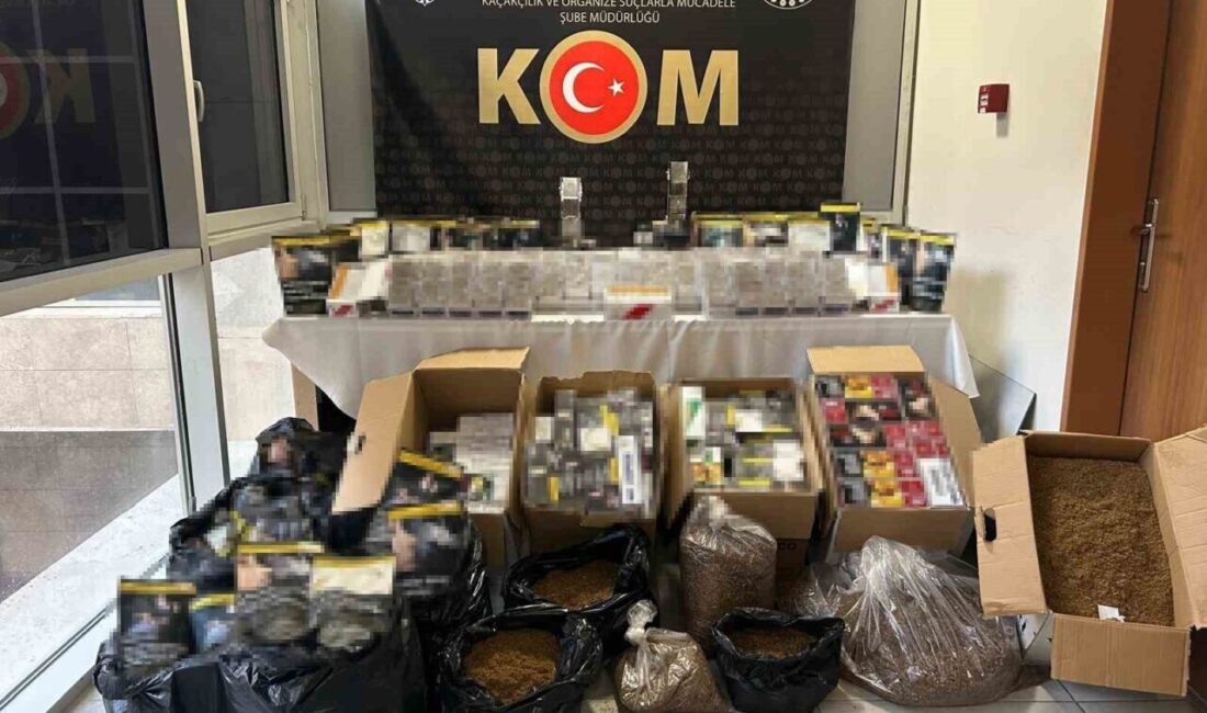 Kütahya’da düzenlenen operasyonda 59 bin 460 makaron ve kıyılmış tütün ele geçirildi. Kütahya'da Kaçakçılık ve Organize Suçlarla Mücadele (KOM) ekipleri tarafından düzenlenen