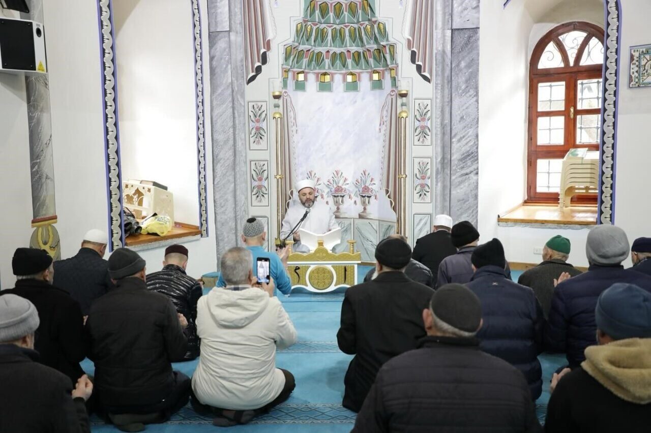 Kütahya'da, Kahramanmaraş depreminin 2. yıl dönümünde Vali Musa Işın'ın katılımıyla