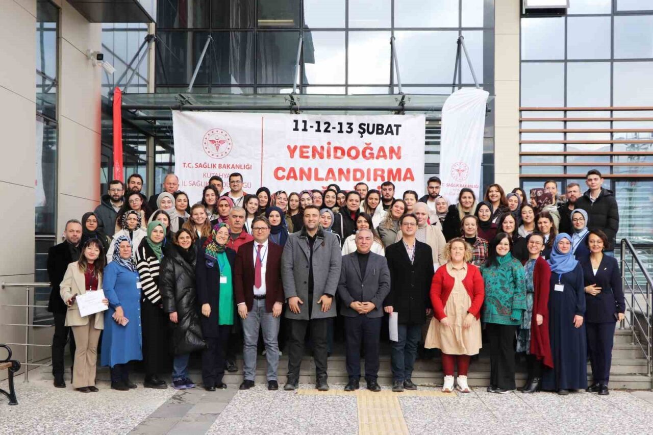 Kütahya'da neonatal asfiksi ölümlerini azaltmak için Yenidoğan Canlandırma Programı kapsamında